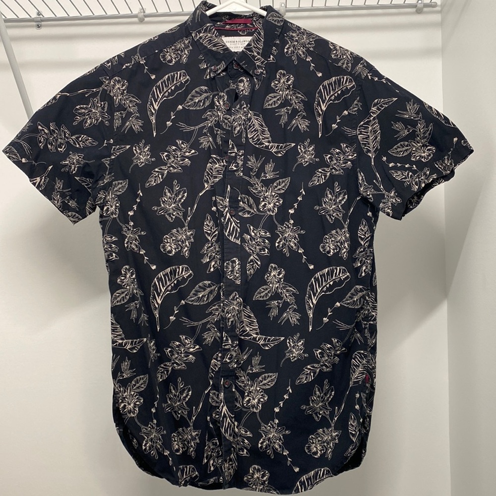 Denim & Flower short sleeve button down medium